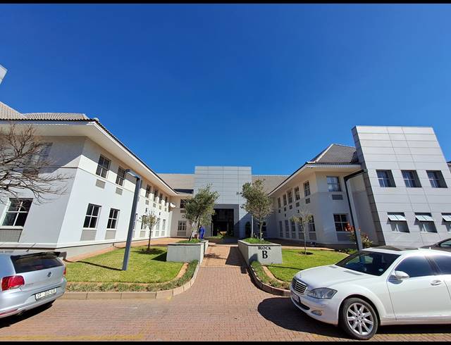 130M² OFFICE TO LET IN HYDE PARK